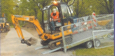 Saris Anhänger mit Planenaufbau H2